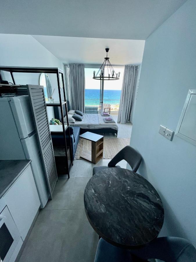 Sea View Suites By The Coast 파마구스타 외부 사진