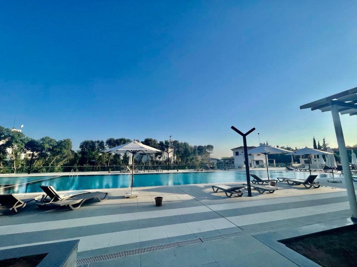 Sea View Suites By The Coast 파마구스타 외부 사진