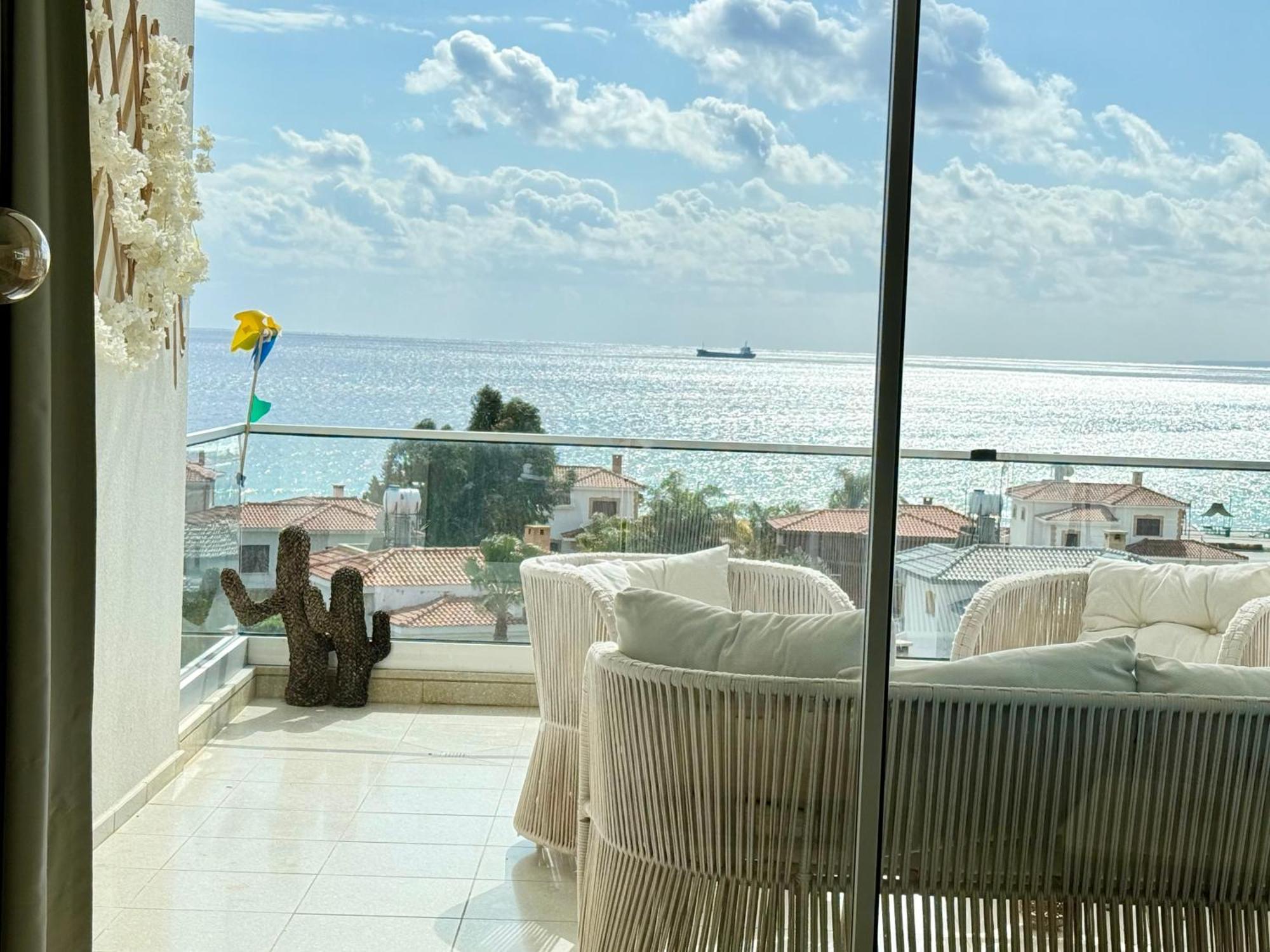 Sea View Suites By The Coast 파마구스타 외부 사진