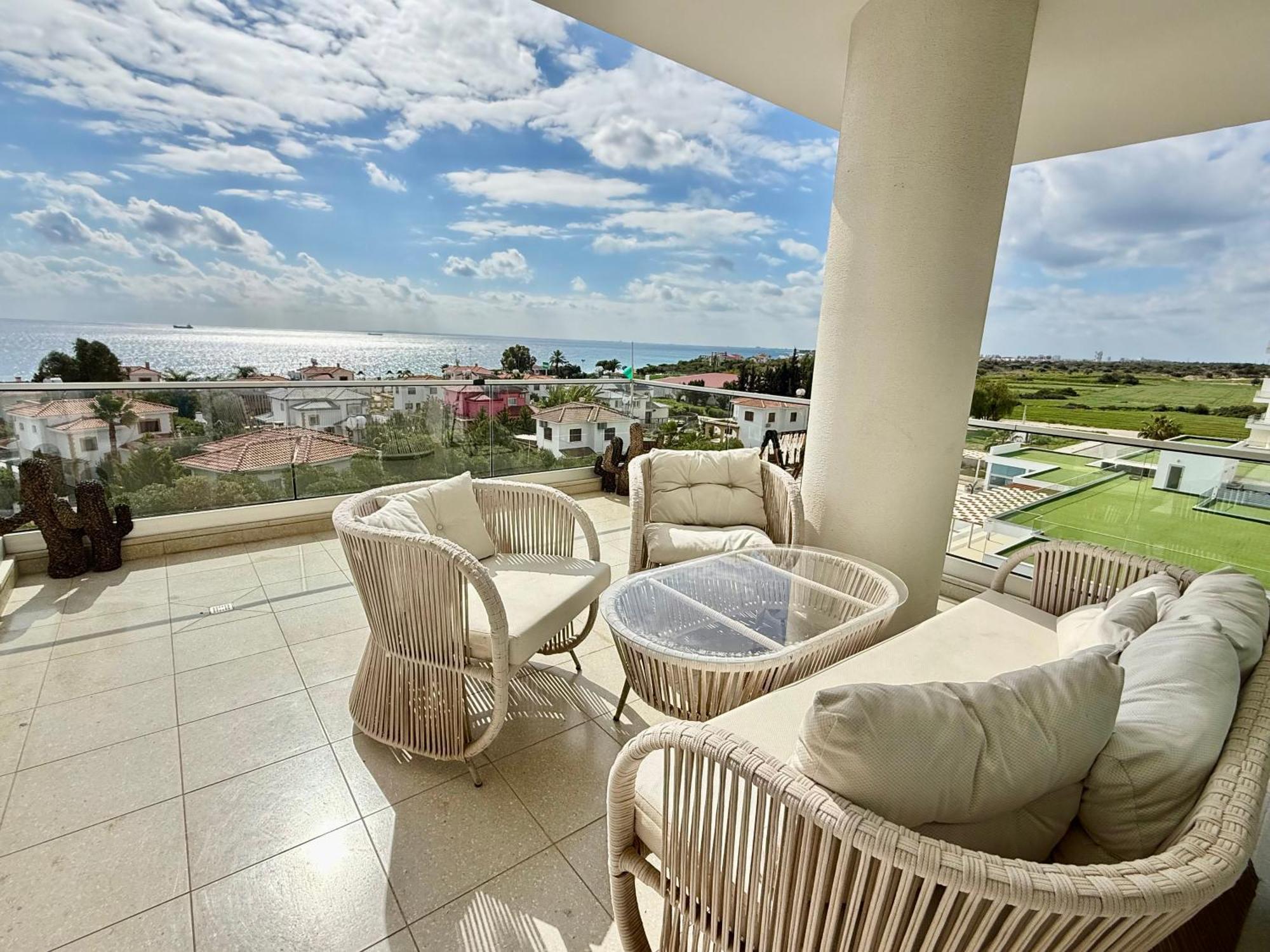 Sea View Suites By The Coast 파마구스타 외부 사진